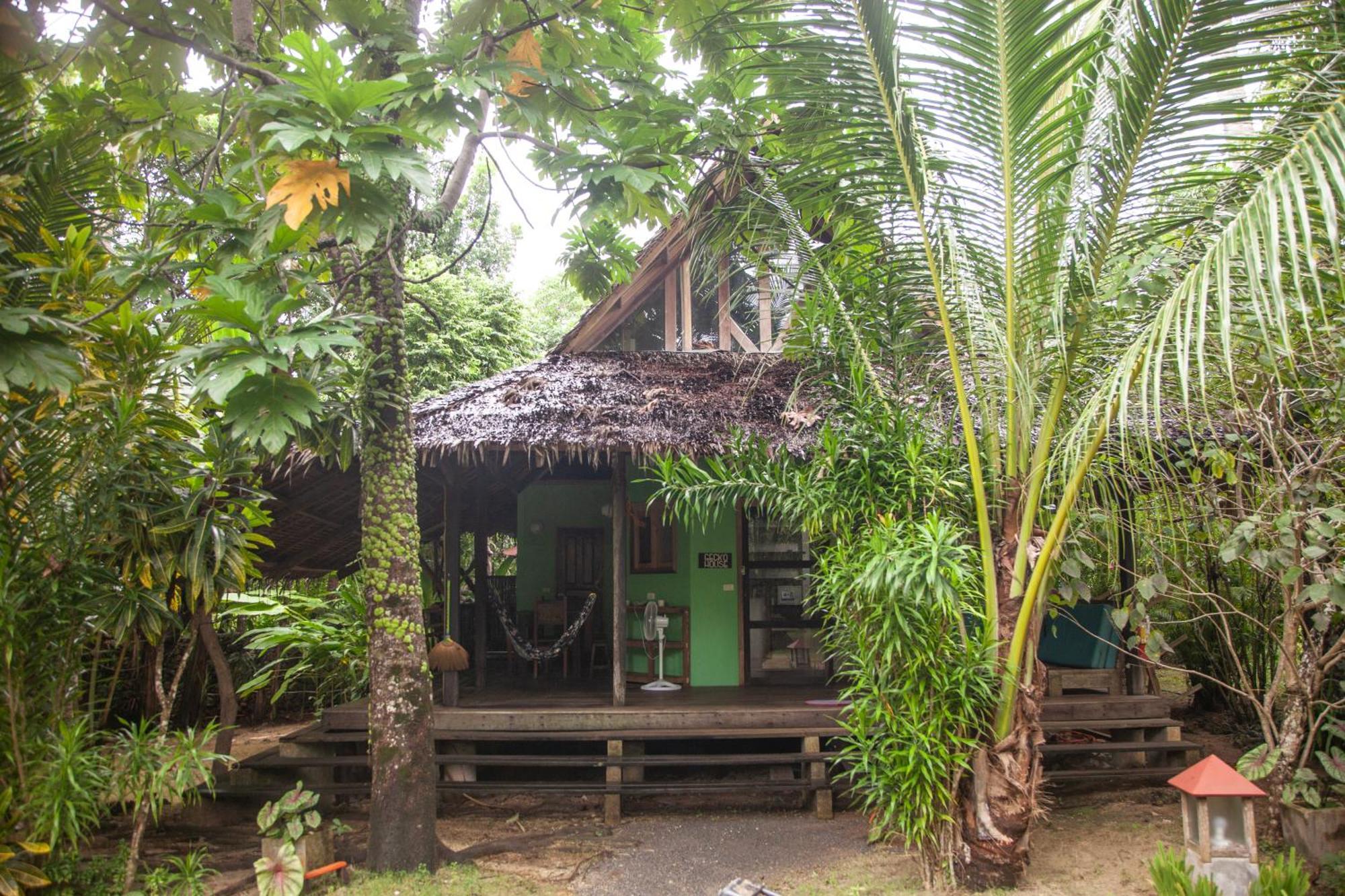 Emerald House Village General Luna  Exterior photo