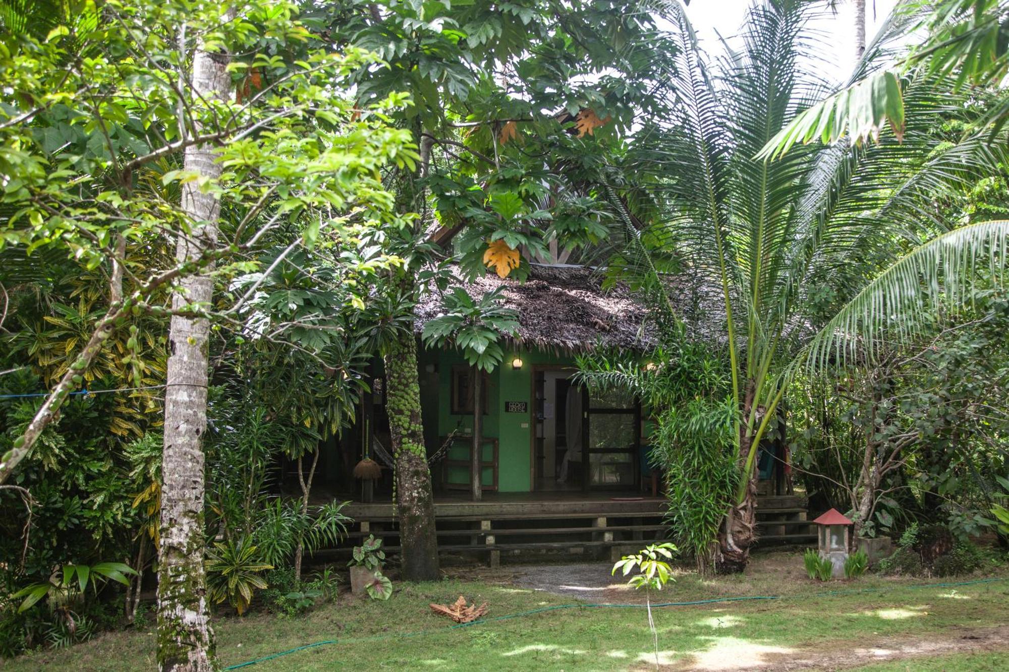 Emerald House Village General Luna  Exterior photo