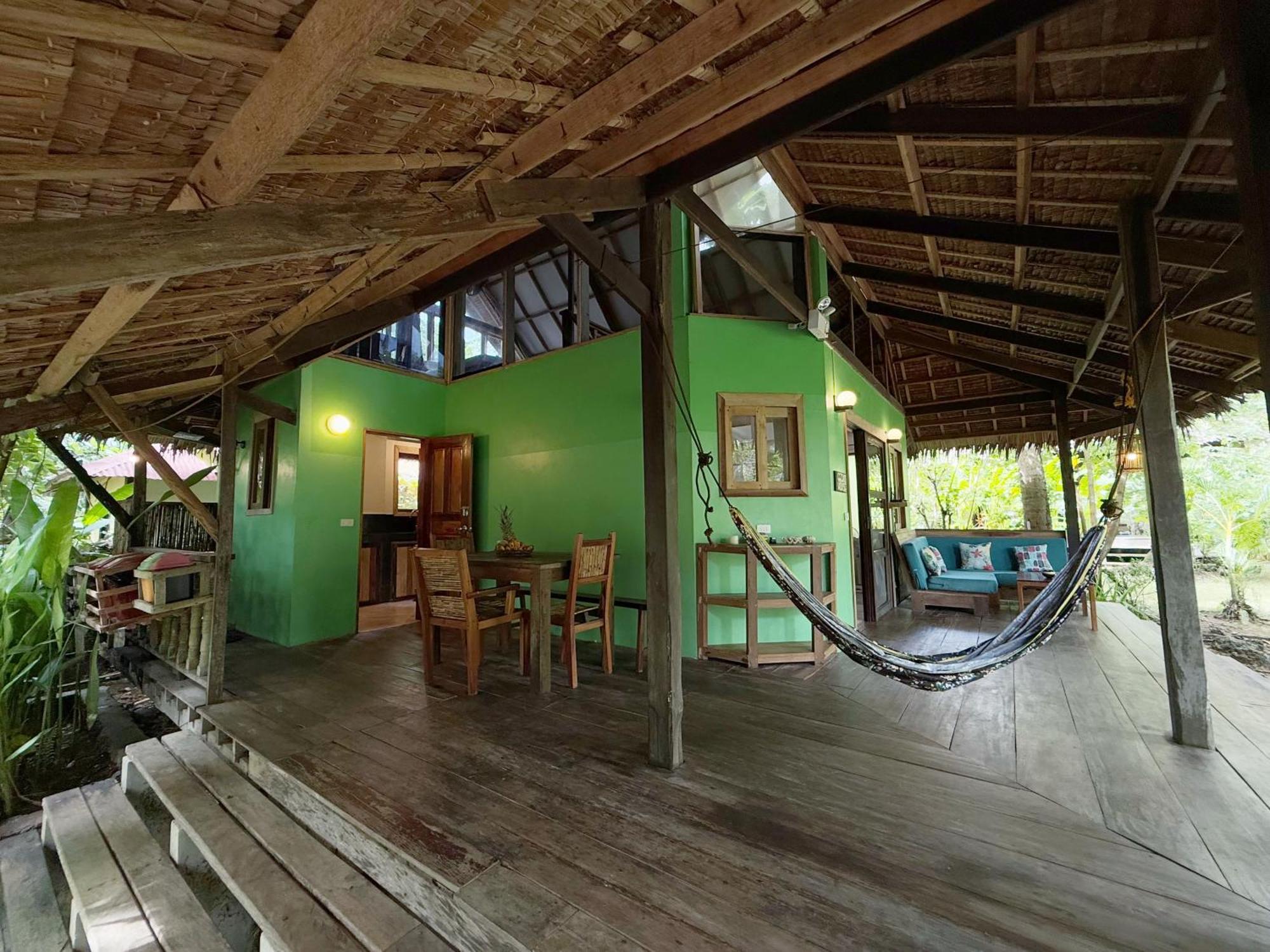 Emerald House Village General Luna  Exterior photo